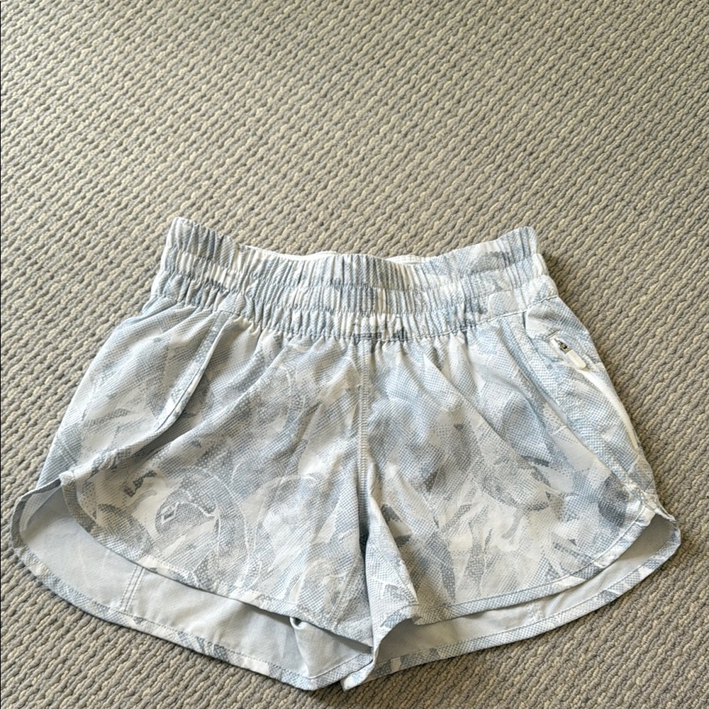 Lululemon Athletica Gray Athletic Shorts Lightweight Moisture-Wicking